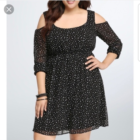 torrid Dresses & Skirts - Torrid Cold Shoulder Heart Print Dress